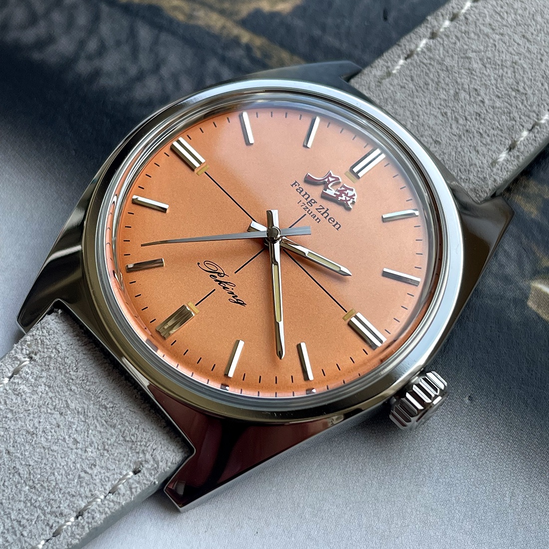 นาฬิกา Merkur หน้าปัดลายปลาแซล - Omega Watch Constellation บทวิจารณ์และราคา